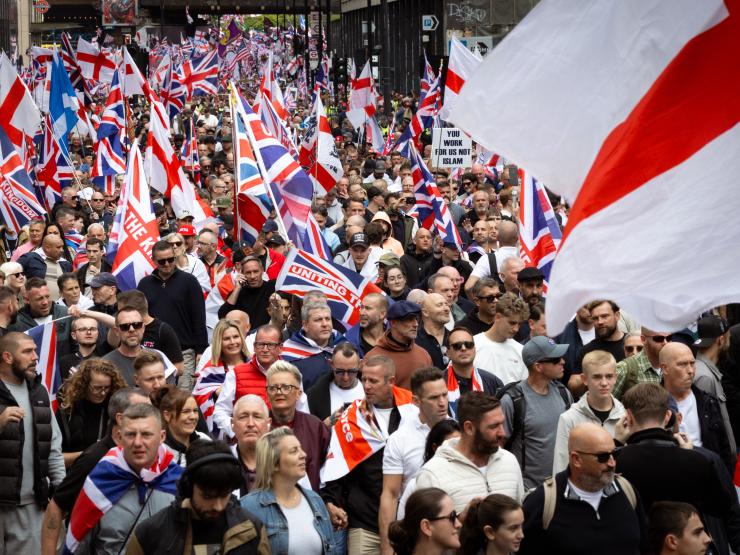 Patriots Defy Smears to Sing Carols and Put Christ Back in Christmas